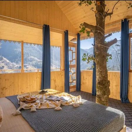Into The Woods Treehouse Jibhi Villa Exterior foto